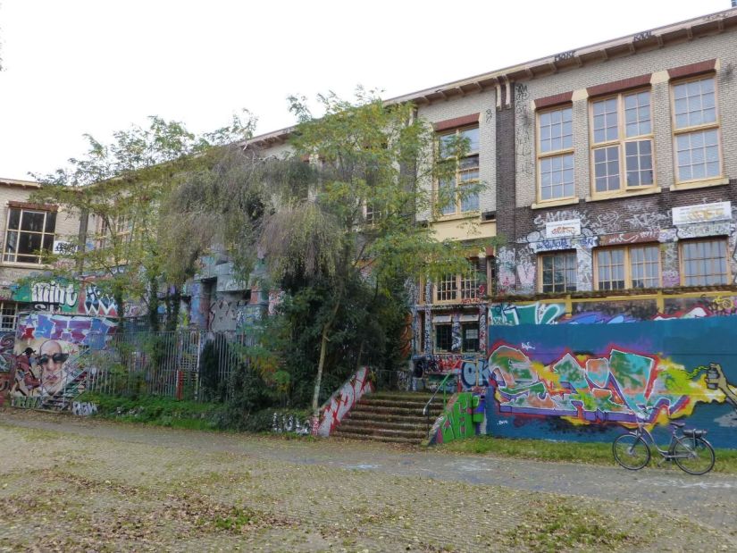 Voormalig Popcentrum Doornroosje (de voormalige St. Antoniusschool), 26/10/2014 (Jan Eichelsheim via DF2546 RAN CCBYSA tevens Auteursrechthouder)