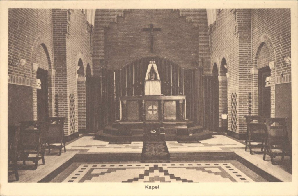 De kapel in het klooster/studiehuis Bonaventura van de Minderbroeders-Franciscanen, ong 1930 (Brinio via RAN)
