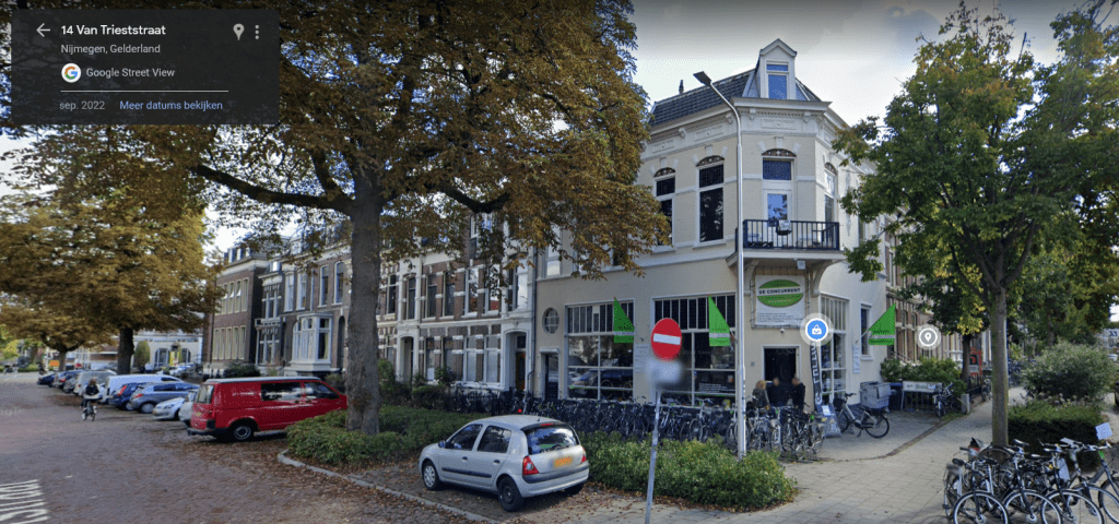 Verbouwing winkelhuis A.J. Derks-Lijn

Hoek van Trieststraat/Stijn Buijsstraat (Van Trieststraat 21-23), 1929 (Google Streetview)

Hoek van Trieststraat/Stijn Buijsstraat (Van Trieststraat 21-23), 1929 (Google Streetview)