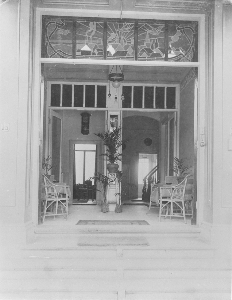 Entree Hotel du Soleil  Graafseweg 35-41 Bottendaal, 1920 (F17384 RAN)