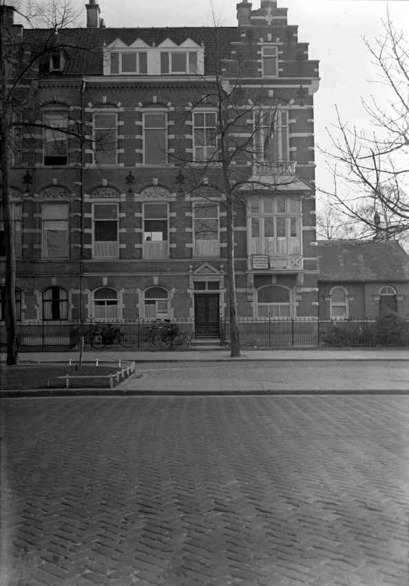 Het Bureau voor Werkende Studenten, 5 maart 1951, Oranjesingel 3 (GN5541 RAN)