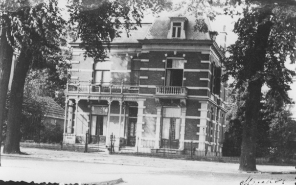 Vrijstaande woning Berg en Dalseweg 9 architect Maurits Datering foto 1935 (F27862 RAN)
