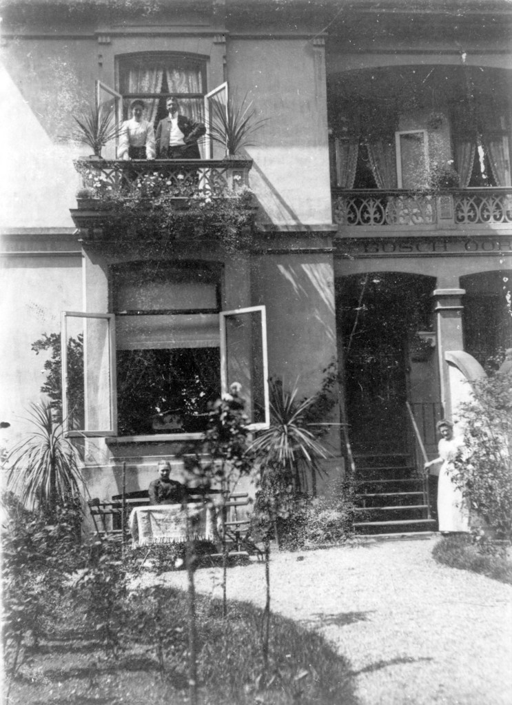 De achterzijde van Huize "Bosch-Oord", 1910 (F32332 RAN)