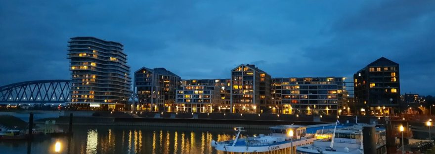 Handelskade begin van de avond maart 2023