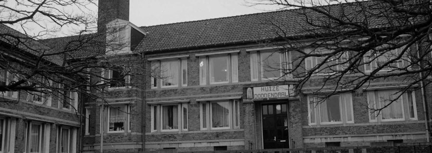 Bejaardenhuis Doddendaal, 24 november 1986 (Ber van Haren via KN14220-27 RAN CC0 Auteursrechthouder: Gemeente Nijmegen)