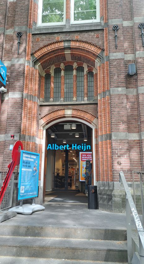 Oude postkantoor, nu Albert Heijn, van Schevichavenstraat (mei 2025)