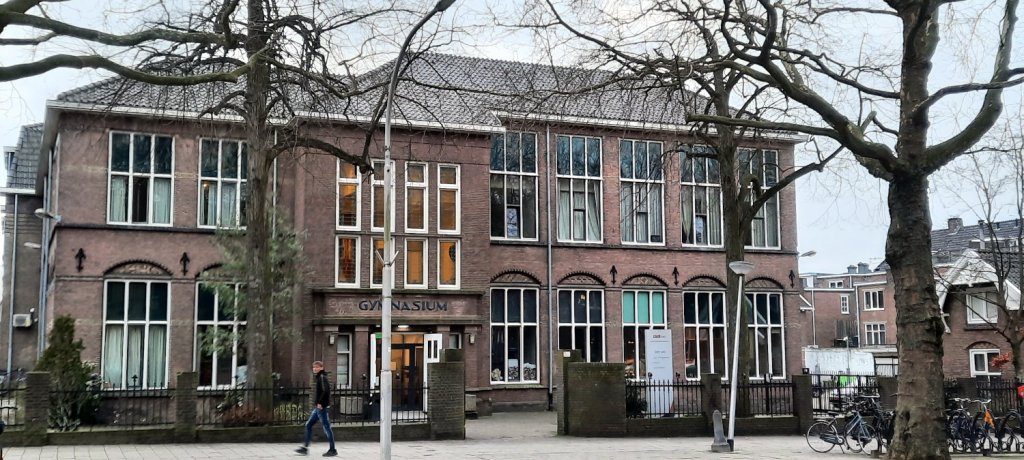 ijkskweekschool architect van Lokhorst, intussen grondig verbouwd, later Stedelijk Gymnasium (maart 2023)