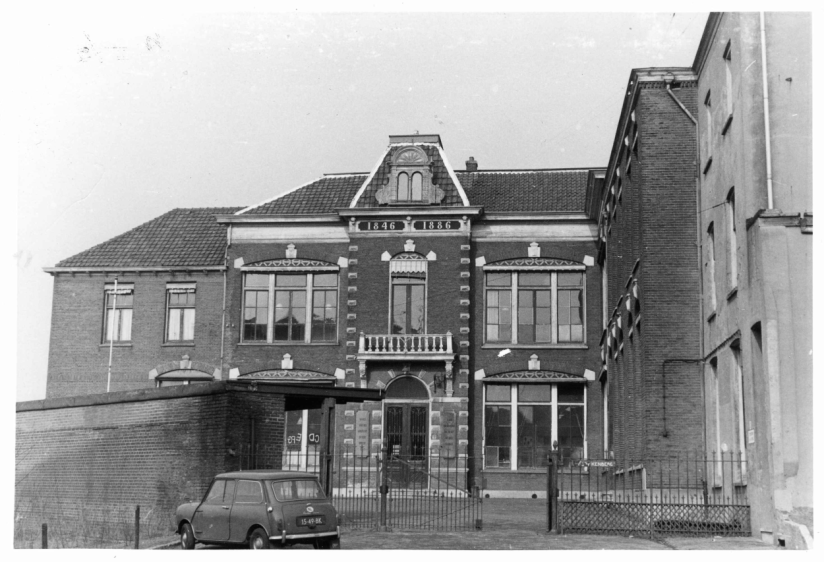 De voormalige school de Klokkenberg, 1969 (Evert F. van der Grinten via F78890 RAN)