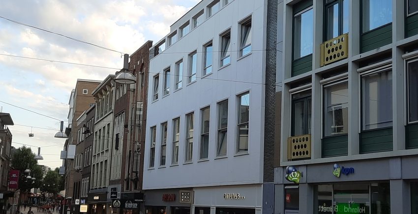 Vroeger Kofa , in augustus 2023 Nelson en Rituals Architect van Veen 1952 1954