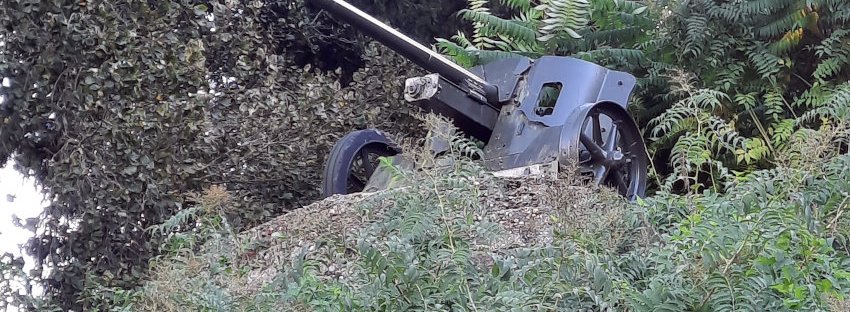 Duits kanon op plateau Hunnerpark, gebruikt tijdens gevechten Market Garden, oktober 2023