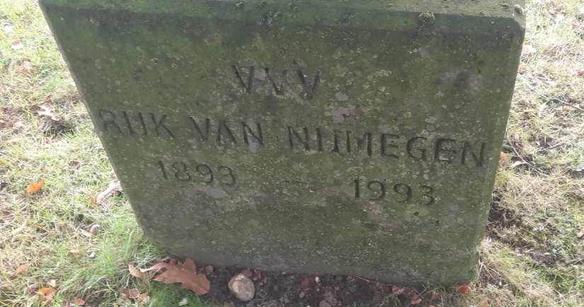 Mijlpaal Hunnerpark 100 jaar VVV 202310