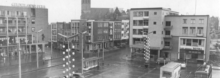 cafe restaurant Royal Plein 1944 128 architect Rodenburg JFM Trum via F31801 RAN CCBYSA