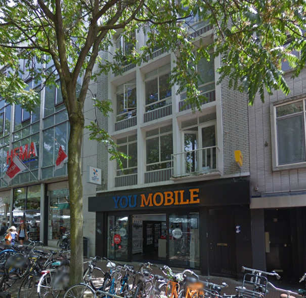 Juli 2019, met op dat moment You Mobile op Augustijnenstraat 40 (Google Streetview)