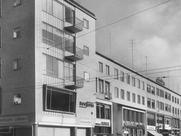Neoform/M. vd Ven en Hanco/Möller hoek Augustijnenstraat Plein 1944 architect Rodenburg