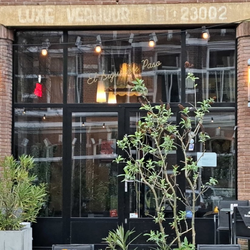 Luxe verhuur tel 23002:een herinnering aan de Sneltax van Garage Knoop Fransestraat 56 (Maart 2024)