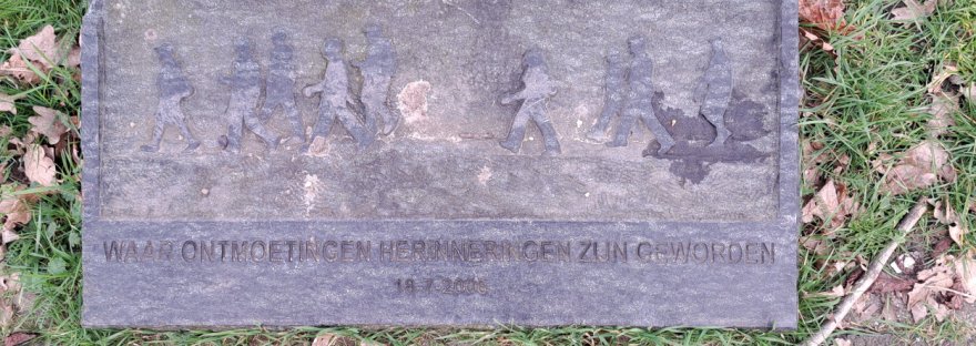 Waar ontmoetingen herinneringen zijn geworden 18-7-2006 Julianapark, maart 2024