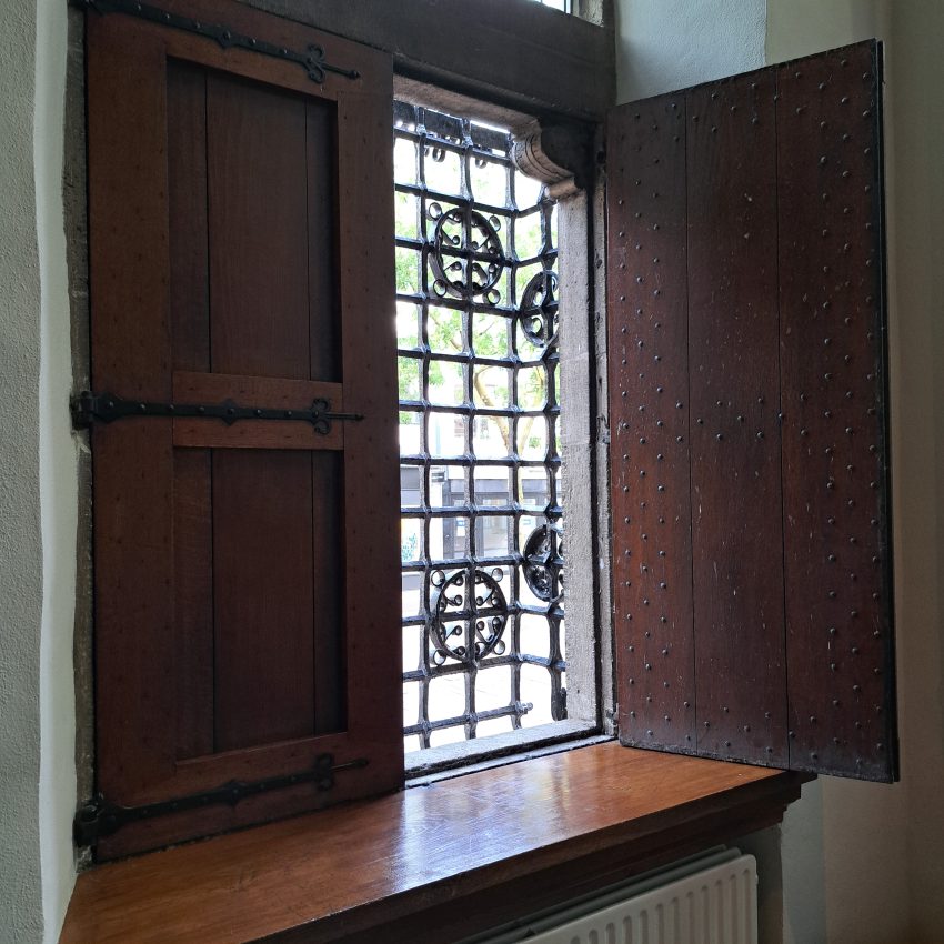 Traliewerk en Luik om gestraften ten toon te stellen, Raadhuis (Open Monumentendag 2024)