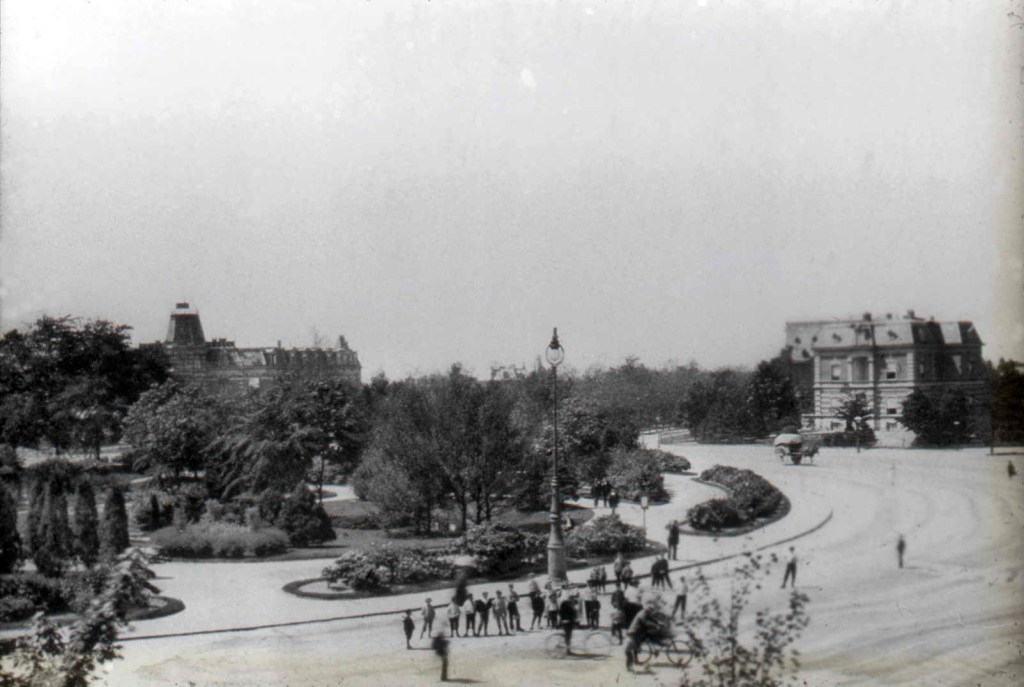 Keizer Karelplein in 1898 (dr. Jan Brinkhoff via D300 RAN CC0)
