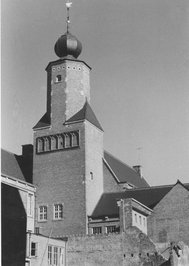 De toren van het Stadhuis, maart 1955 (Commissariaat van Politie Nijmegen Afd. Fotografie via F15630 RAN CC0) 