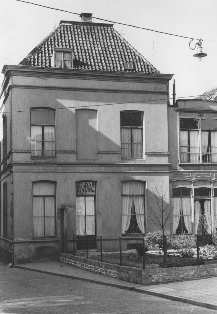 St Anthoniusplaats 1, 1935 (F1220 RAN)