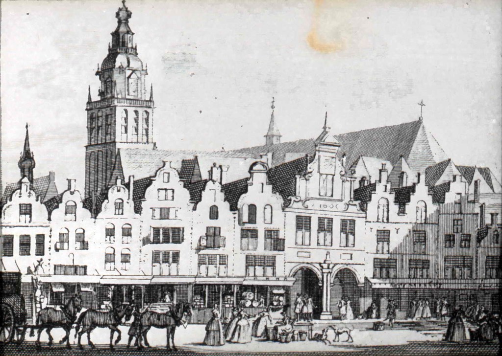 Een aquarel : In het midden de kerkboog met zonnewijzers; rechts daarvan trapgevels en links gevels met boogafsluiting en achter het dak de toren van de Latijnse school (links) en St. Stevenstoren met kerkdak, collectie dr. Jan Brinkhoff via D136 RAN CC0)