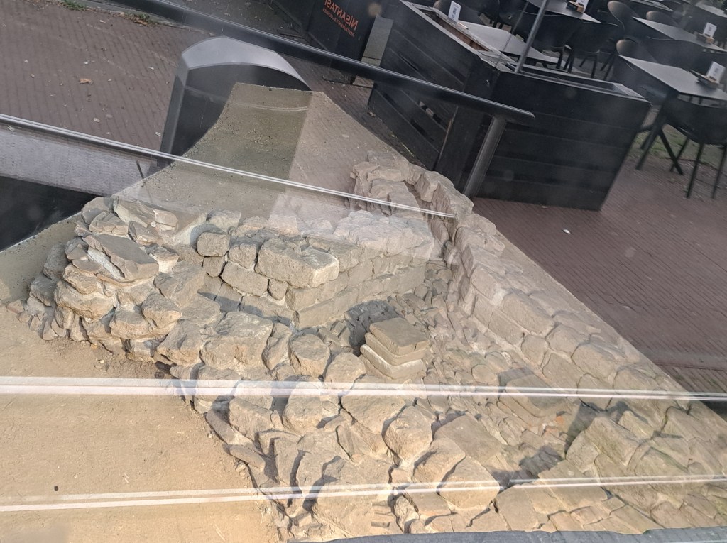 Verwerking van Romeinse resten in Holland Casino (augustus 2024)