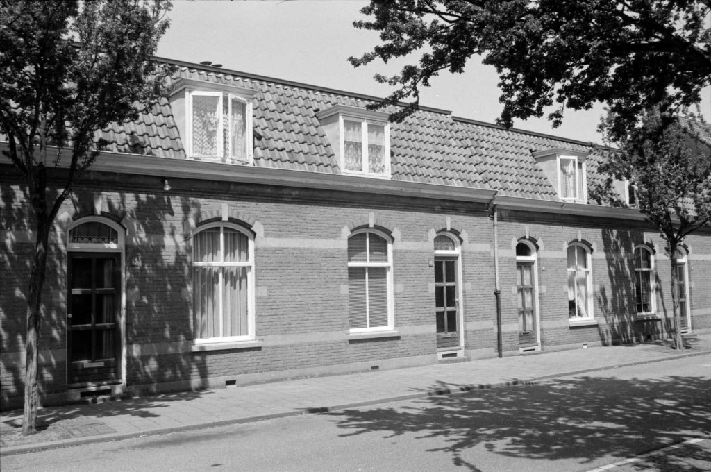 Singendonckstraat 12 - 18, september 1988 (Ber van Haren via KN12989-13 CC0)