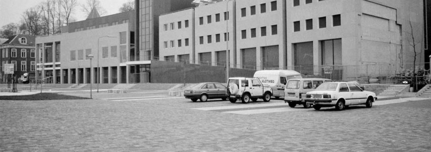 Het Holland Casino, Waalkade 68, 1989 (Ber van Haren via KN14693-24 CC0)