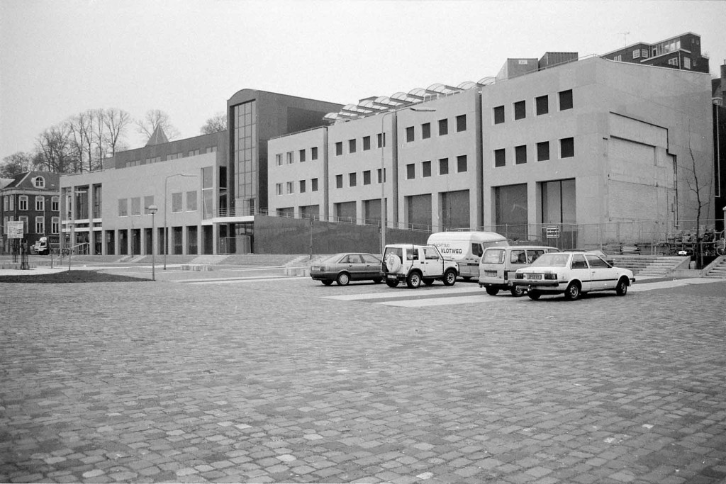 Het Holland Casino, Waalkade 68, 1989 (Ber van Haren via KN14693-24 CC0)