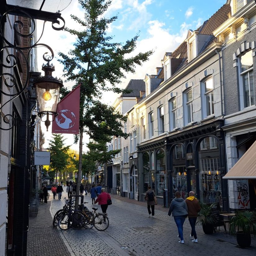 Lange Hezelstraat 82 en 84 (september 2024)