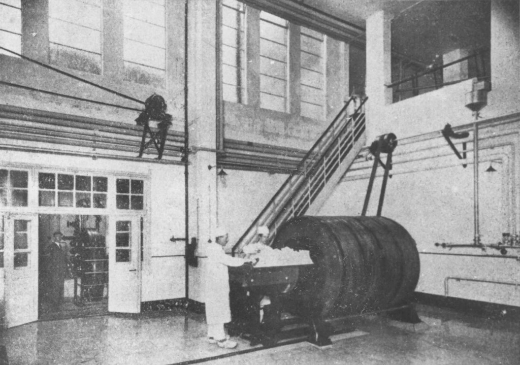 De botermakerij Melkerij Lent, 1932 (F17203 RAN)