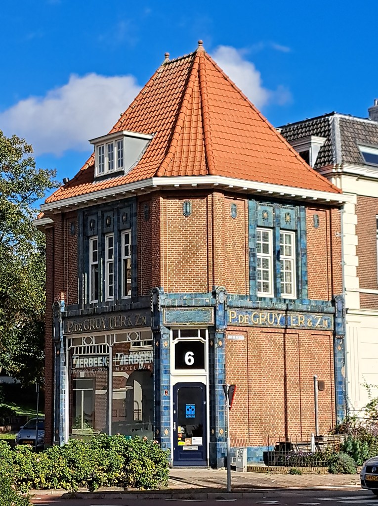 Voormalige De Gruyter, Mariaplein-hoek Berg en Dalseweg (september 2024)