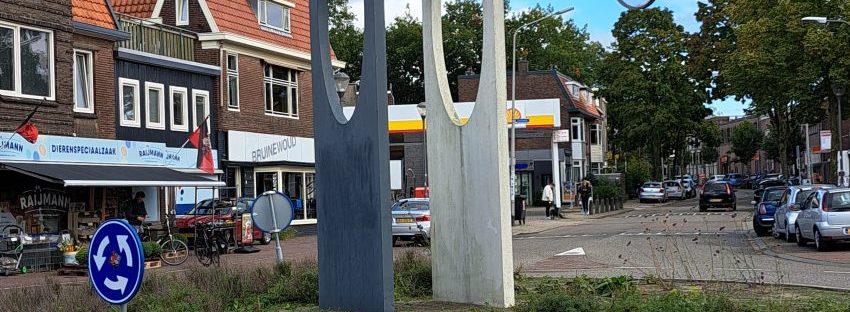 Balans, sculptuur van Jan Samsom op rotonde Daalseweg (september 2024)