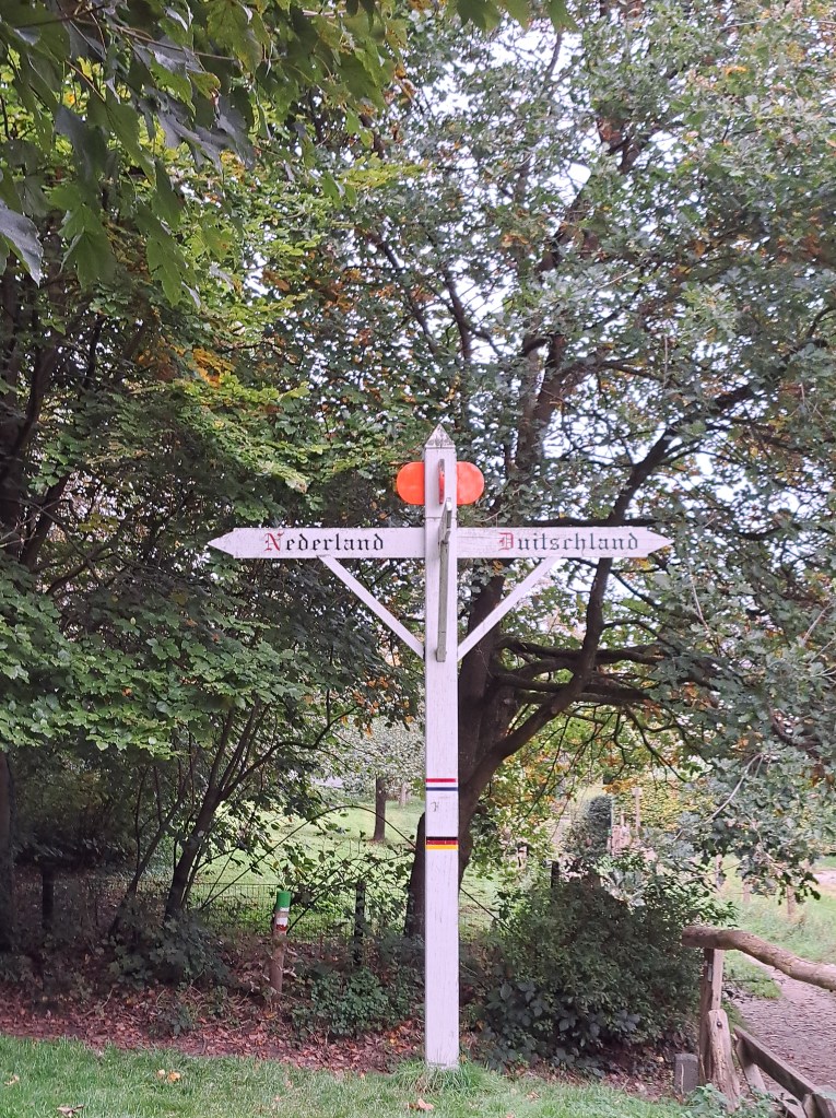 Grenspaal Nederland Duitsland (oktober 2024)