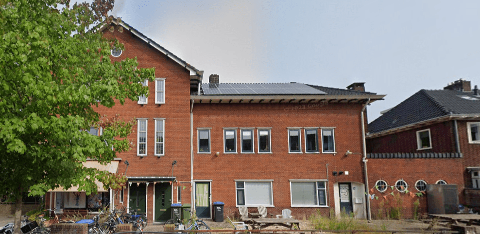 Hoek Groesbeeksedwarsweg Bachstraat, augustus 2023 (Google Streetview)