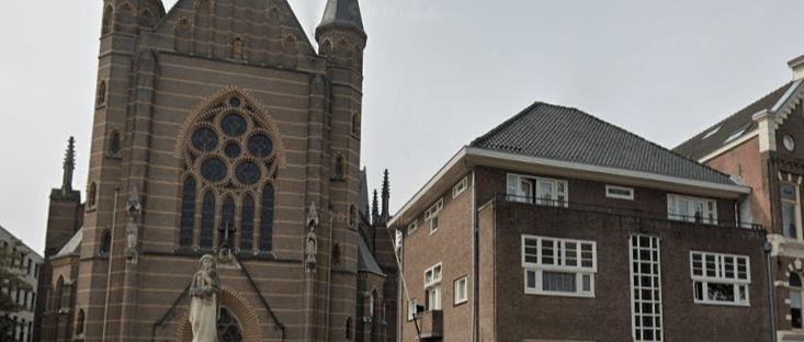 Pastorie van de Maria Geboorterkerk, augustus 2023 (Google Streetview)