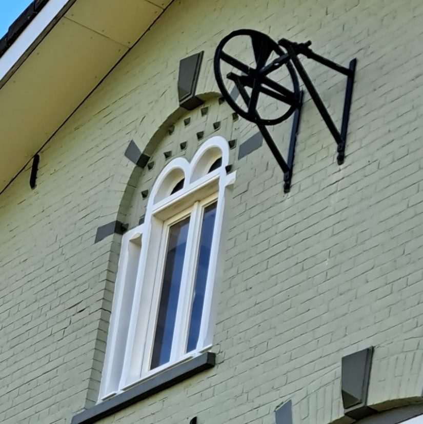 Katrol aan de woning Vlietberg (oktober 2024)