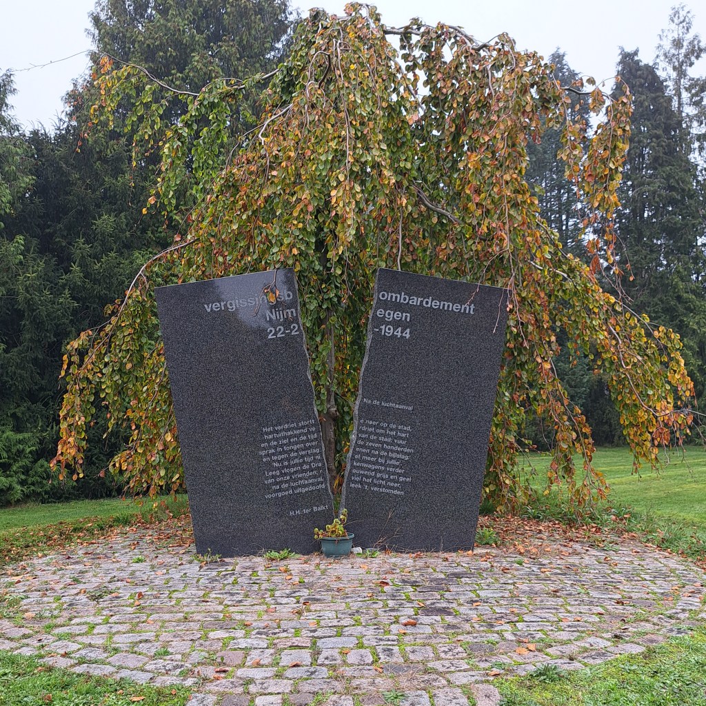Monument slachtoffers bombardement februari 1944 (november 2024)