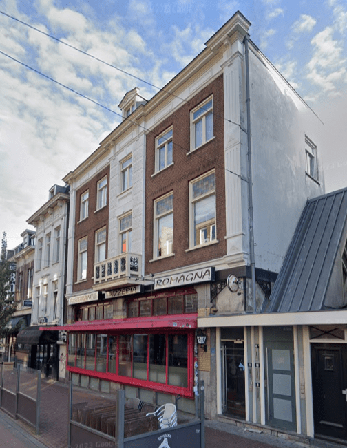 In de Betouwstraat 6 en 8 , augustus 2023 (Google Streetview)