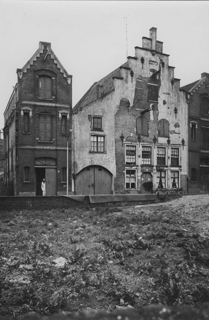 Het Brouwershuis, 1945 (F39778 RAN)
