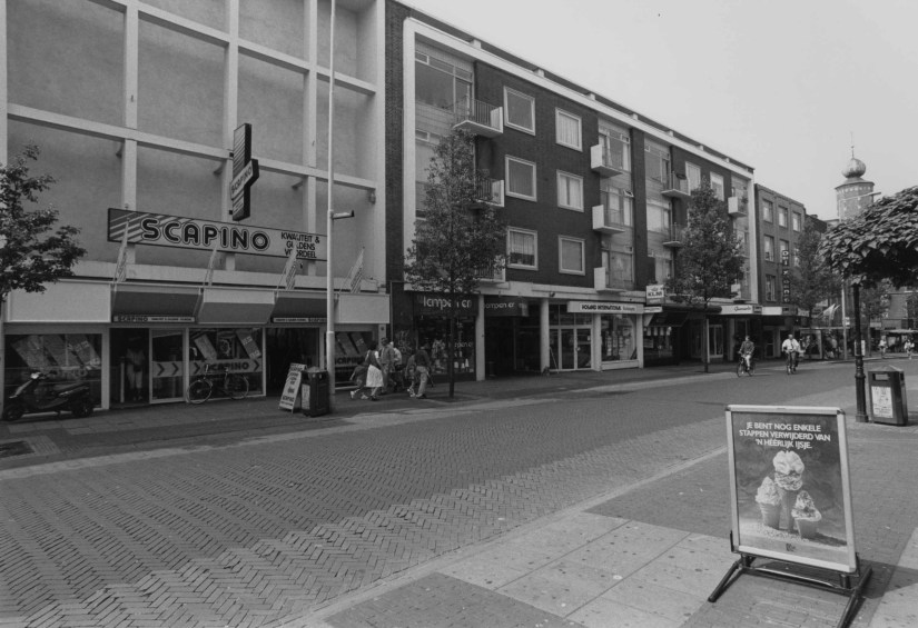 Burchtstraat voor de komst van Marikenstraat, 31/5/1995 (Ger Loeffen via F37672 RAN CCBYSA)