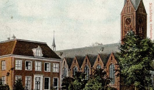 De R.K. St. Antonius Abtkerk en pastorie, 1904 (Uitg. Dr. Trenkler en Co via F16087 RAN) Dennenstraat Hees