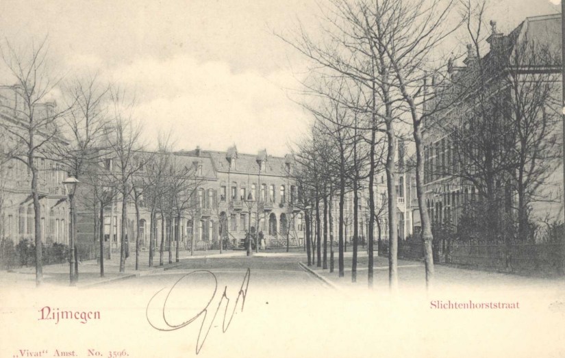 Van Slichtenhorstraat vanuit de St. Annastraat in de richting van het Sumatraplein, in het midden de Pontanusstraat, 1900 (F32582 RAN)