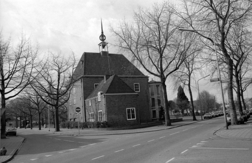 Doopsgezinde Kerk, Architect Oswald,  Waldeck Pyrmontsingel, 1986 (Gemeente Nijmegen afd. Reprografie via KN12868-2 RAN CC0)