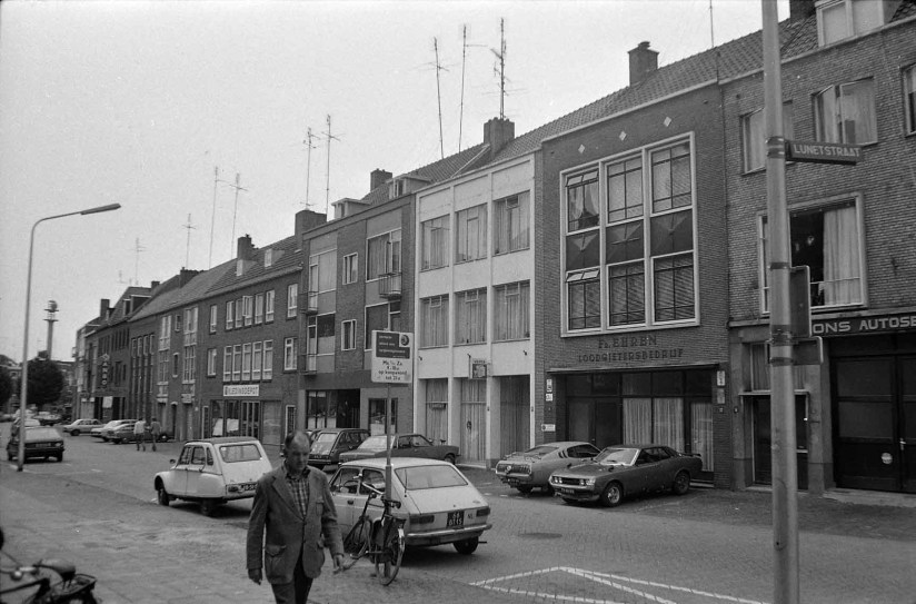 Ehren en een aantal andere bedrijven in de Gerard Noodtstraat, 25 mei 1984 (Ber van Haren via KN13387-18 RAN Auteursrechthouder Gemeente Nijmegen)