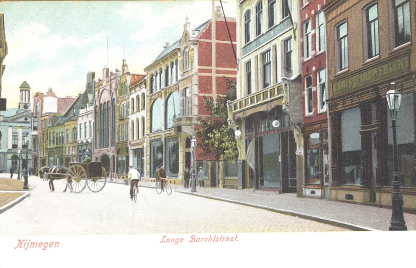 Lange Burchtstraat gezien in de richting van het Kelfkensbos, 1904 (Uitg. J.H. Schaeffer via F15458 RAN)
