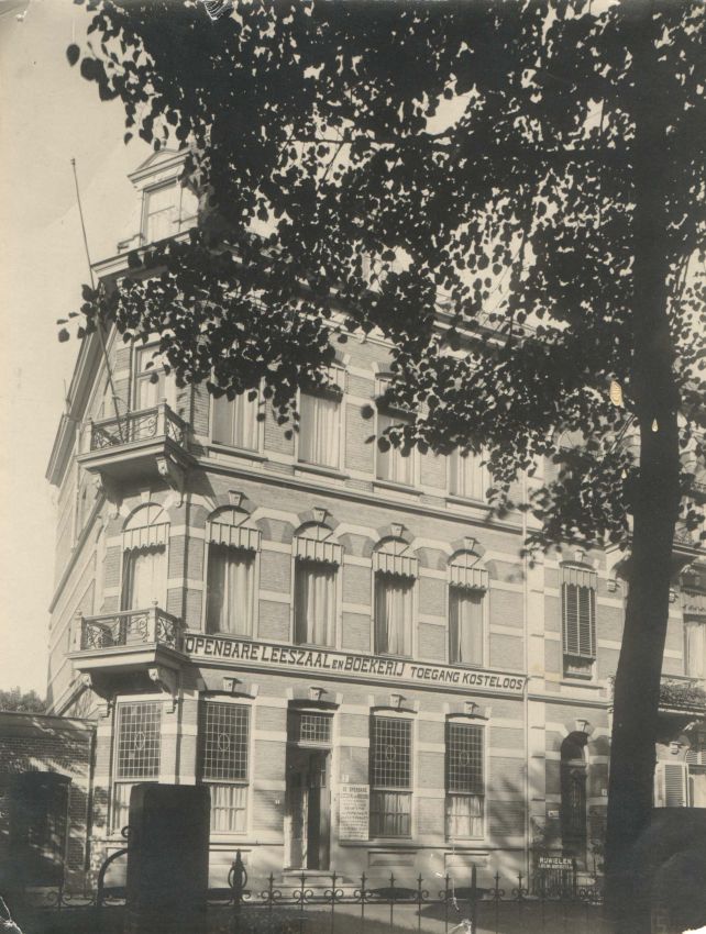 De Openbare Leeszaal en Boekerij; statuten en reglementen, Oranjesingel 2a, 1918 (F46570 RAN)
