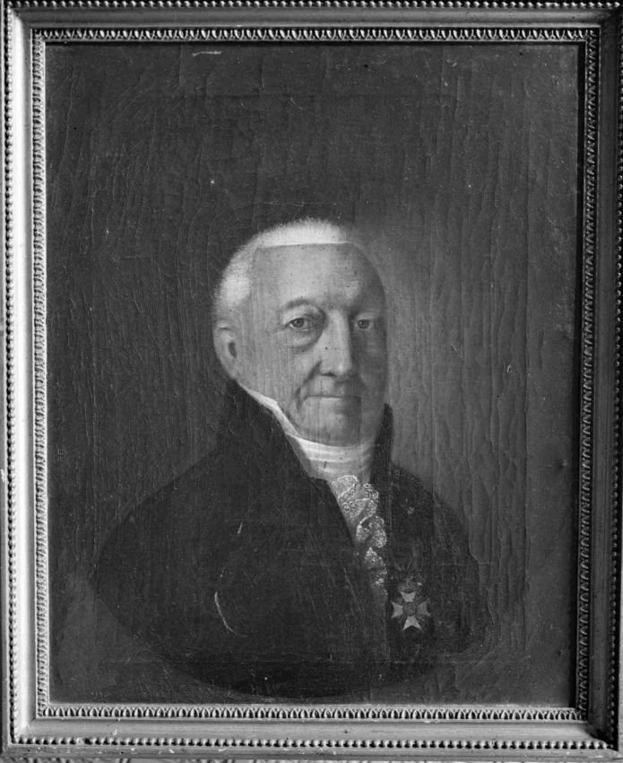 Niet gesigneerd portret van Paulus Baron Straalman (29-3-1753 Amsterdam-15-4-1828 Nijmegen), militair (hoogste rang luitenant-kolonel cavalerie) en politicus (lid raad Nijmegen, lid Provinciale Staten, 2e en 3e burgemeester Nijmegen, buitengewoon lid Staten Generaal voor Gelderland en lid van de Raad van State in buitengewone dienst). Stichter van het Straalmanfonds ter uitbreiding en verfraaiing van openbare wandelingen; er werd ook een straat naar hem vernoemd (GN11637 RAN)