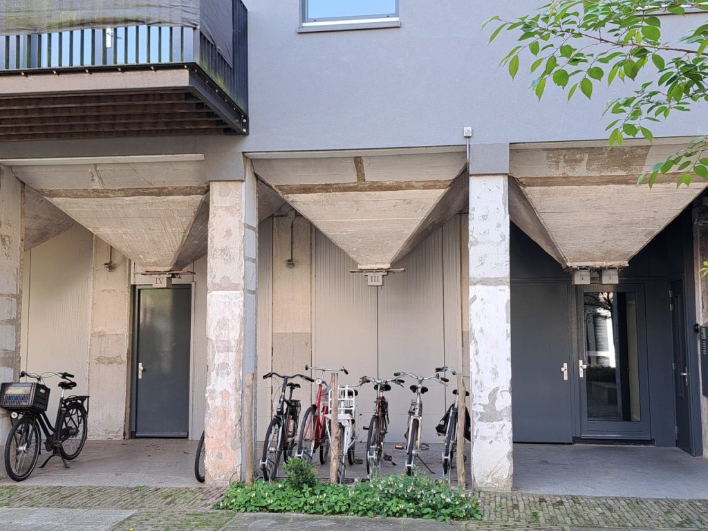 Bewaard gebleven onderkant van silo's, Halve Gas (april 2025)