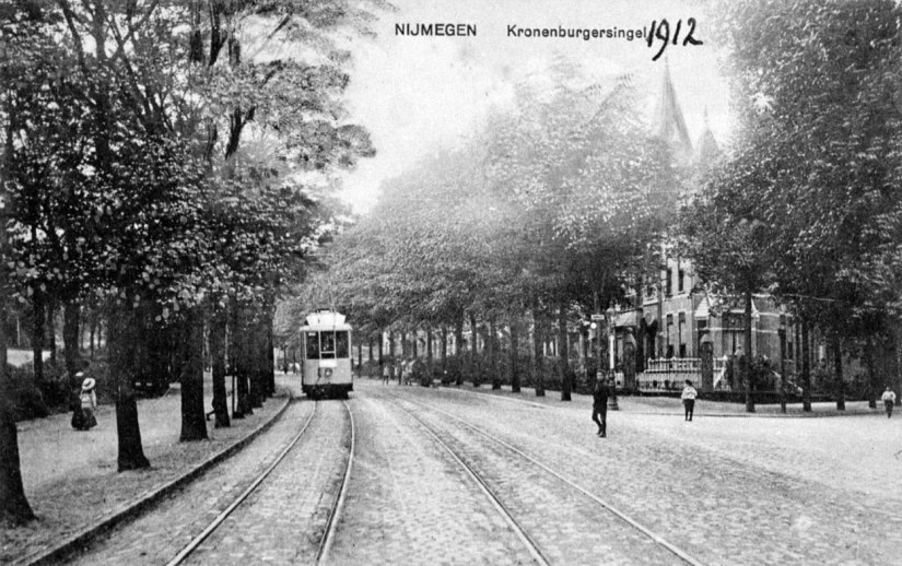 Hoek Kronenburgersingel en Stieltjesstraat met tram. De Gemeentetram Nijmegen (GTN) werd opgericht op 4 juni 1911. 1912 (KN10984-15 RAN)